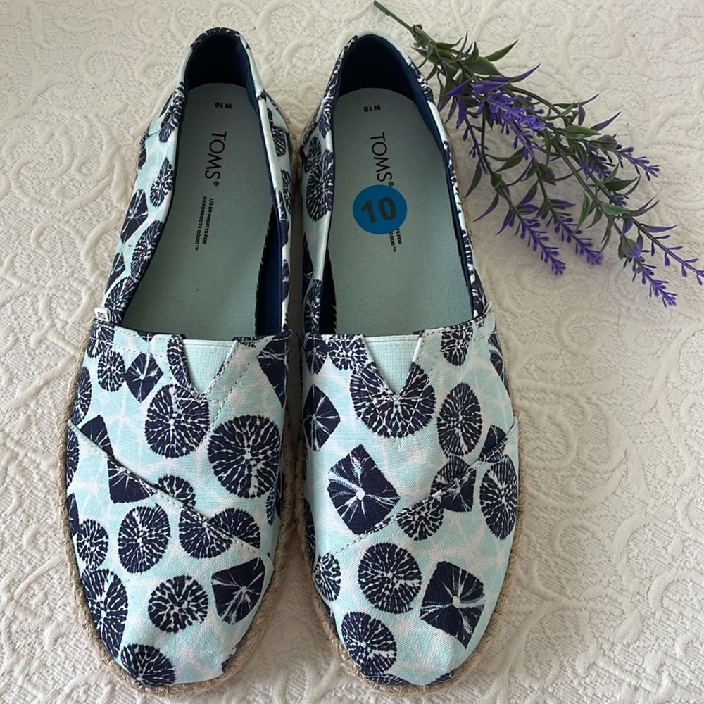 TOMS ESPADRILLES LIKE NEW SIZE 10 TURQUOISE/NAVY